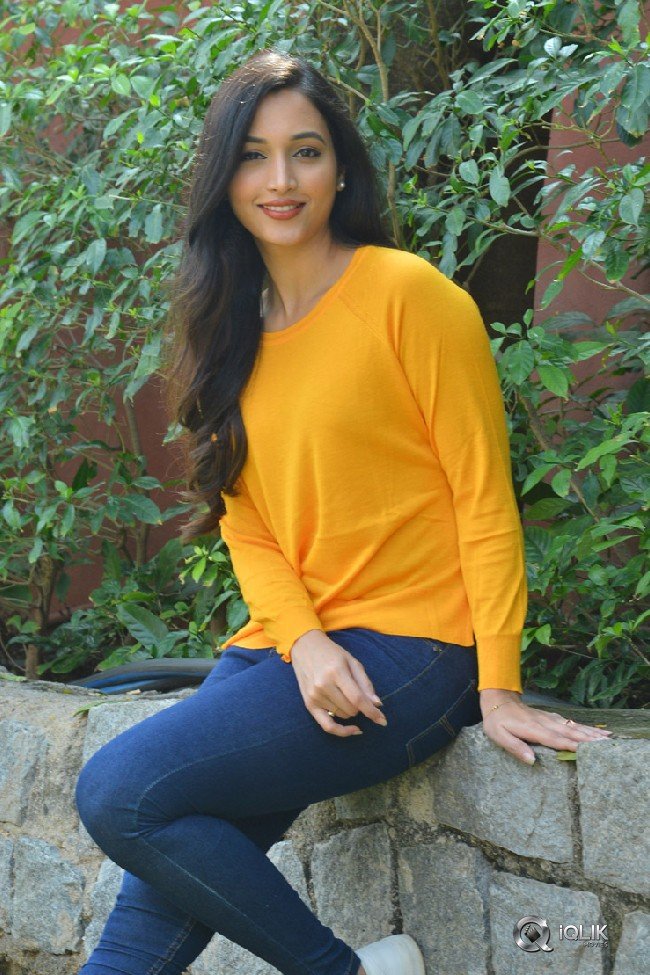 Srinidhi-Shetty-New-Photos